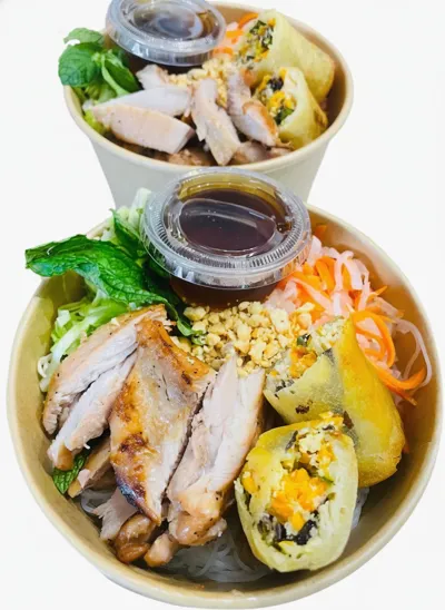 Vermicelles au poulet grillé