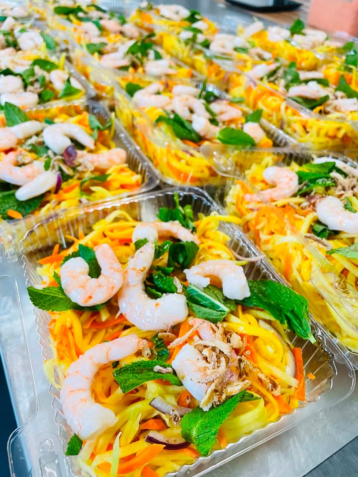 Salade de mangue aux crevettes